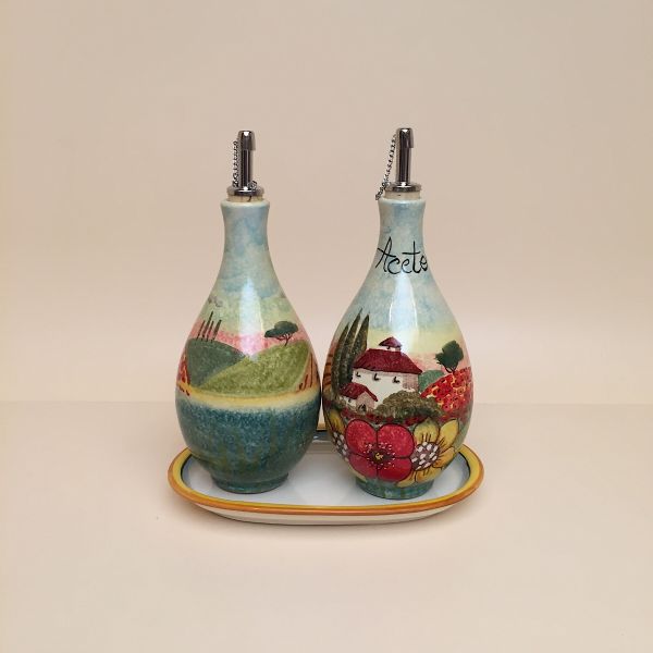 Set of 2 rounded oil and vinegar bottles, cm.19h with tray